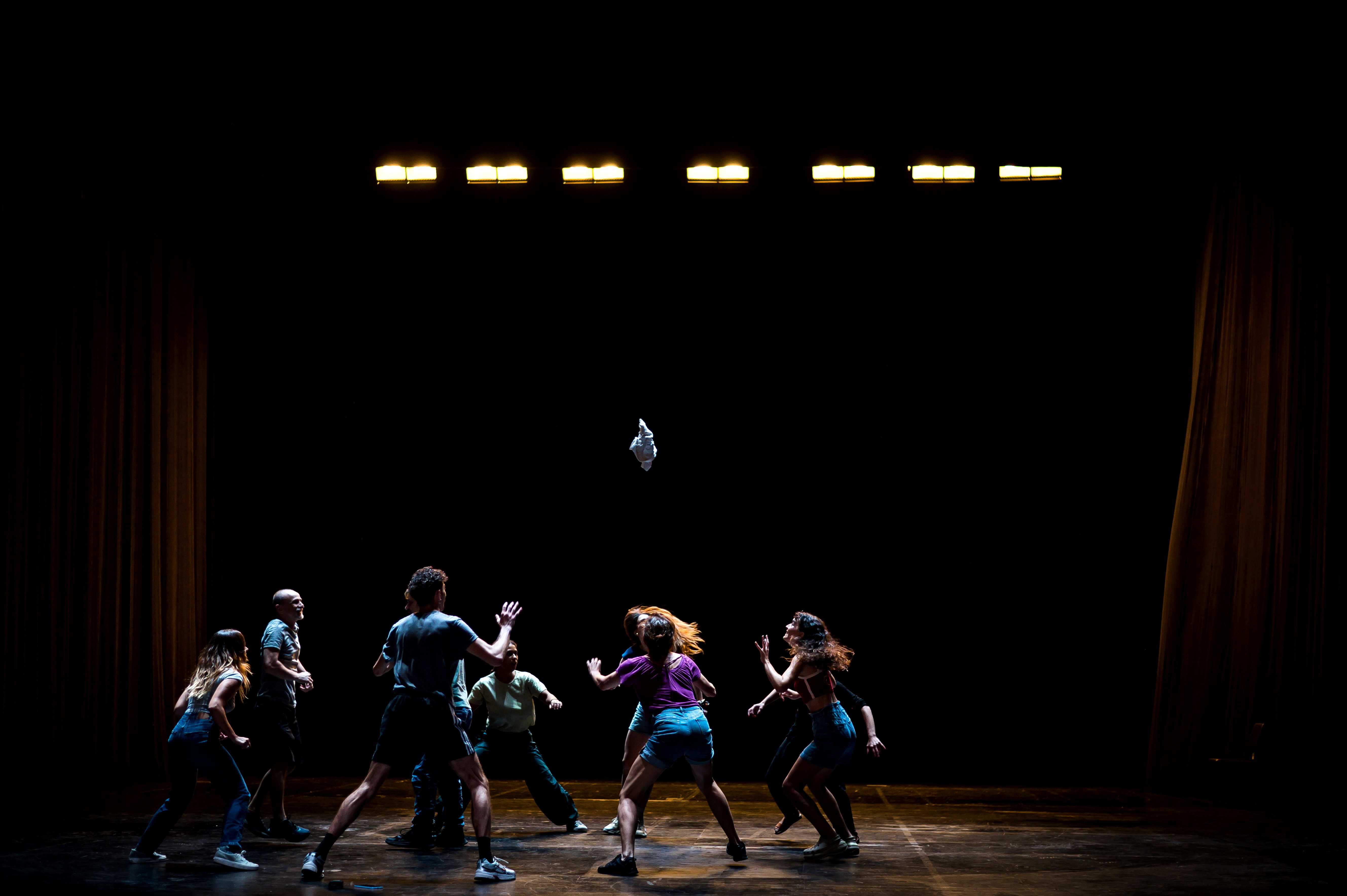 backstage-trailercgiannis-koyskoytis-3-eheis-pente-lepta.jpg