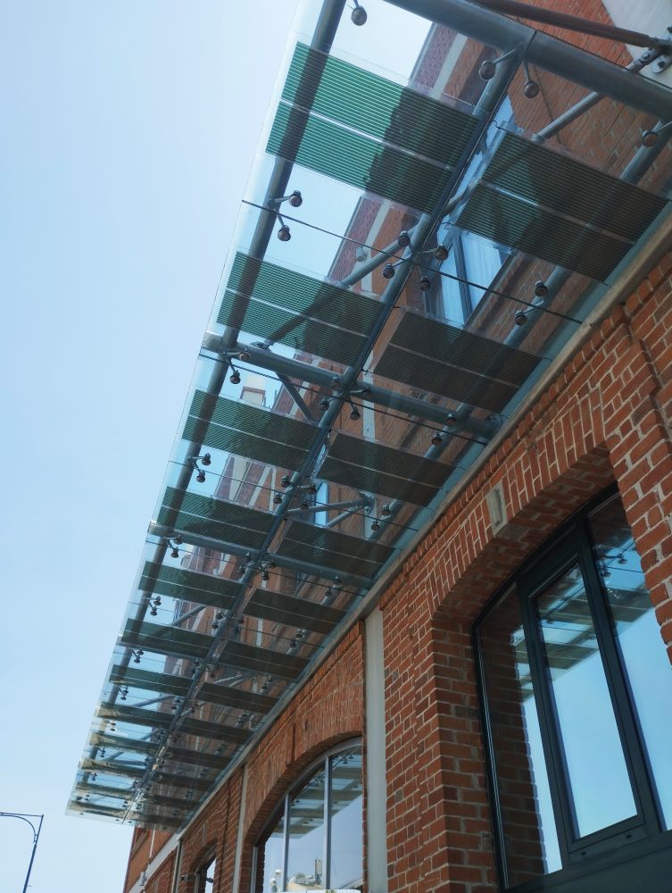photovoltaics_in_Porto_Palace_hotel.jpg