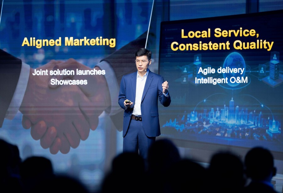 leo_chen_huawei_senior_vice_president_and_president_of_enterprise_sales_8e683e72bcbe96e0.jpg