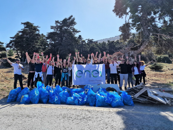 H εθελοντική ομάδα της Enel Green Power καθάρισε την Πάρνηθα