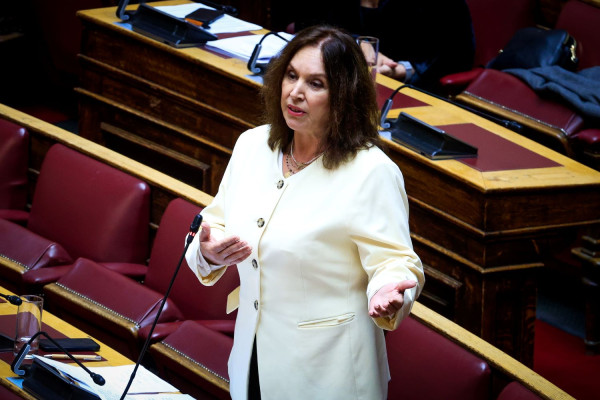 Κ. Βέττα: Στήριξη στις ενεργειακές κοινότητες και τους μικρούς παραγωγούς Α.Π.Ε. για να αντιμετωπίσουν την οικονομική ασφυξία