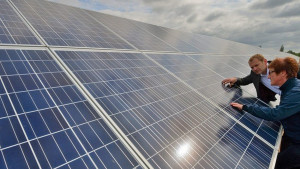 193 ηλιακά πάνελ εγκαταστάθηκαν στην οροφή της έδρας του OHE