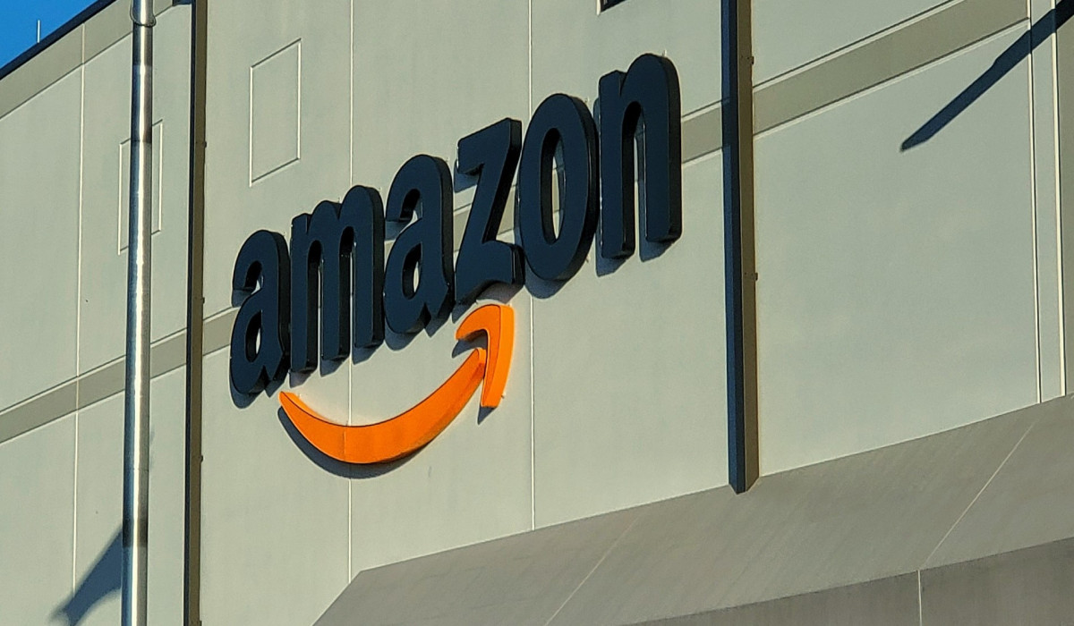 H Amazon δημιουργεί το πρώτο ηλιακό της πάρκο στην Ελλάδα στα Μακρυχώρια Αιτωλοακαρνανίας