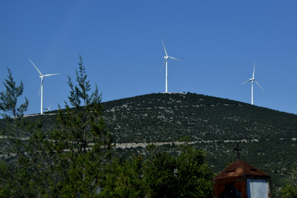 Ποια είναι τα δεδομένα για τη συμμετοχή των ΑΠΕ στο ενεργειακό μείγμα – Η ανάπτυξη των αιολικών