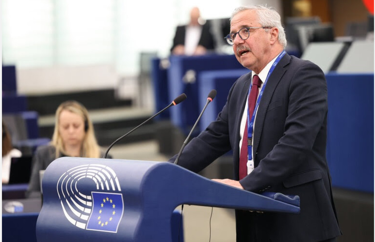 Γιάννης Μανιάτης: Να διασφαλιστεί άμεσα το μέλλον της Γαλάζιας Σημαίας
