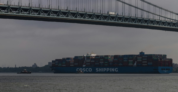 Η Cosco δίνει εντολή στα πλοία της που μεταβαίνουν στον Κόλπο να πάνε σε "ασφαλή ύδατα"