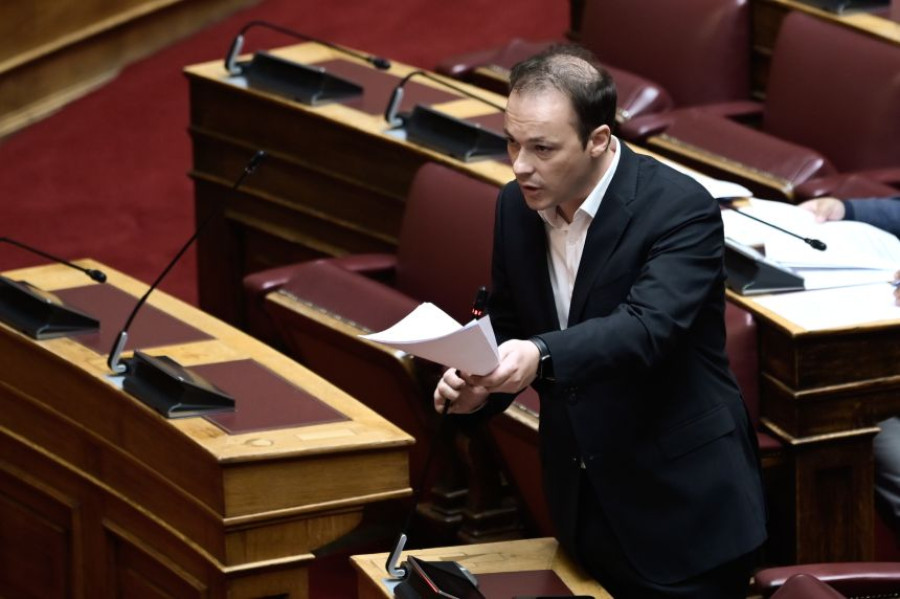 Μ. Ζαμπάρας: Σκουπίδια για καύση, χρυσάφι για ολιγοπώλια, φουσκωμένοι λογαριασμοί για τους δημότες