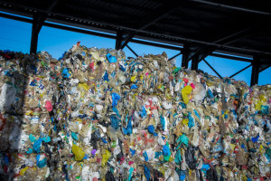 Νέα έρευνα της Greenpeace αποκαλύπτει τους ψευδείς ισχυρισμούς της βιομηχανίας πλαστικών για την ανακύκλωση των προϊόντων