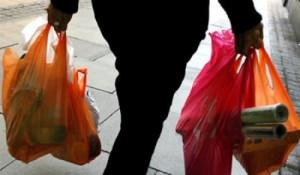 Αυξάνεται η τιμή της πλαστικής σακούλας