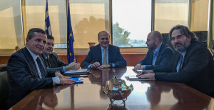 Συνάντηση υπουργού ΠΕΝ Κωστή Χατζηδάκη με τον πρόεδρο του ΤΕΕ Γιώργο Στασινό