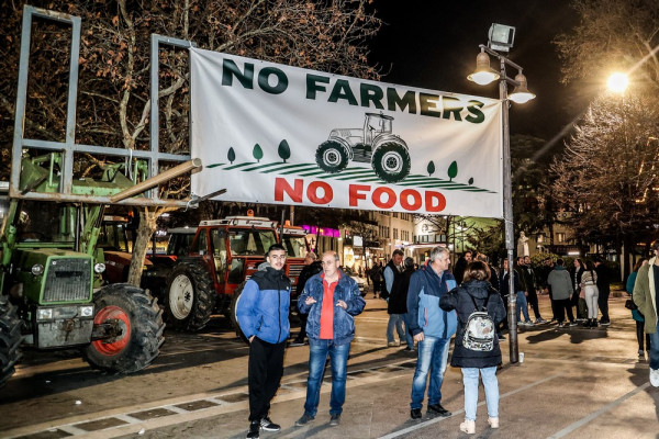 Ο ά(γ)ριος Φεβρουάριος για την κυβέρνηση: αγρότες, φοιτητές και ομόφυλα ζευγάρια