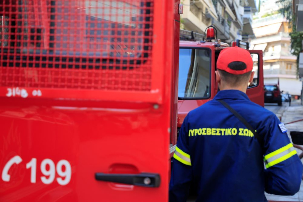 Κοζάνη: Φωτιά σε φορτηγό με φωτοβολταϊκά στην Εγνατία Οδό