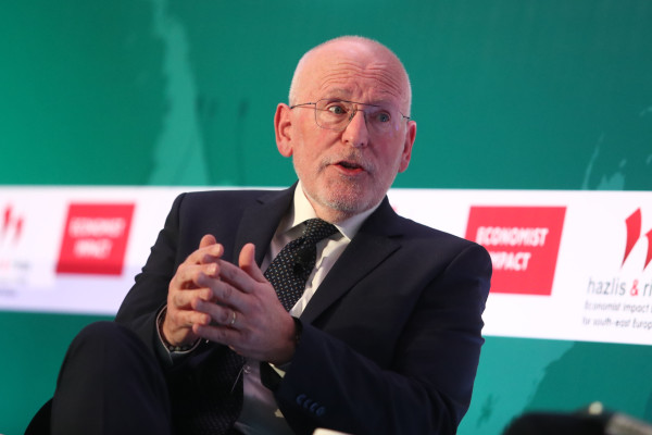 Φ. Τίμερμανς: Η Πράσινη Συμφωνία παραμένει μονόδρομος - Η Ελλάδα να γίνει ενεργειακός κόμβος