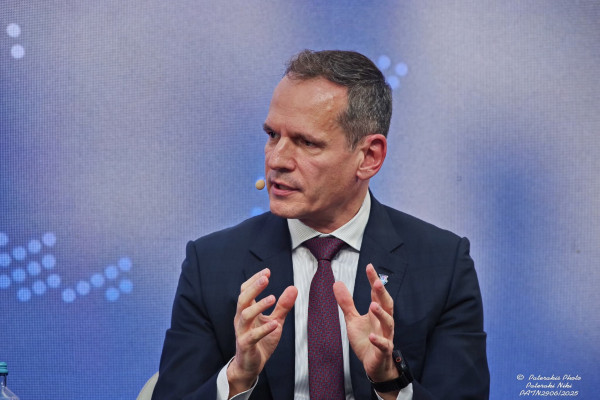 Μάνος Μανουσάκης: Η ανάπτυξη των ηλεκτρικών δικτύων να συμβαδίσει με την επενδυτική έκρηξη της ΤΝ