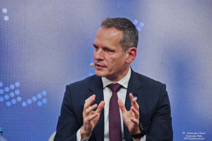 Μάνος Μανουσάκης: Η ανάπτυξη των ηλεκτρικών δικτύων να συμβαδίσει με την επενδυτική έκρηξη της ΤΝ