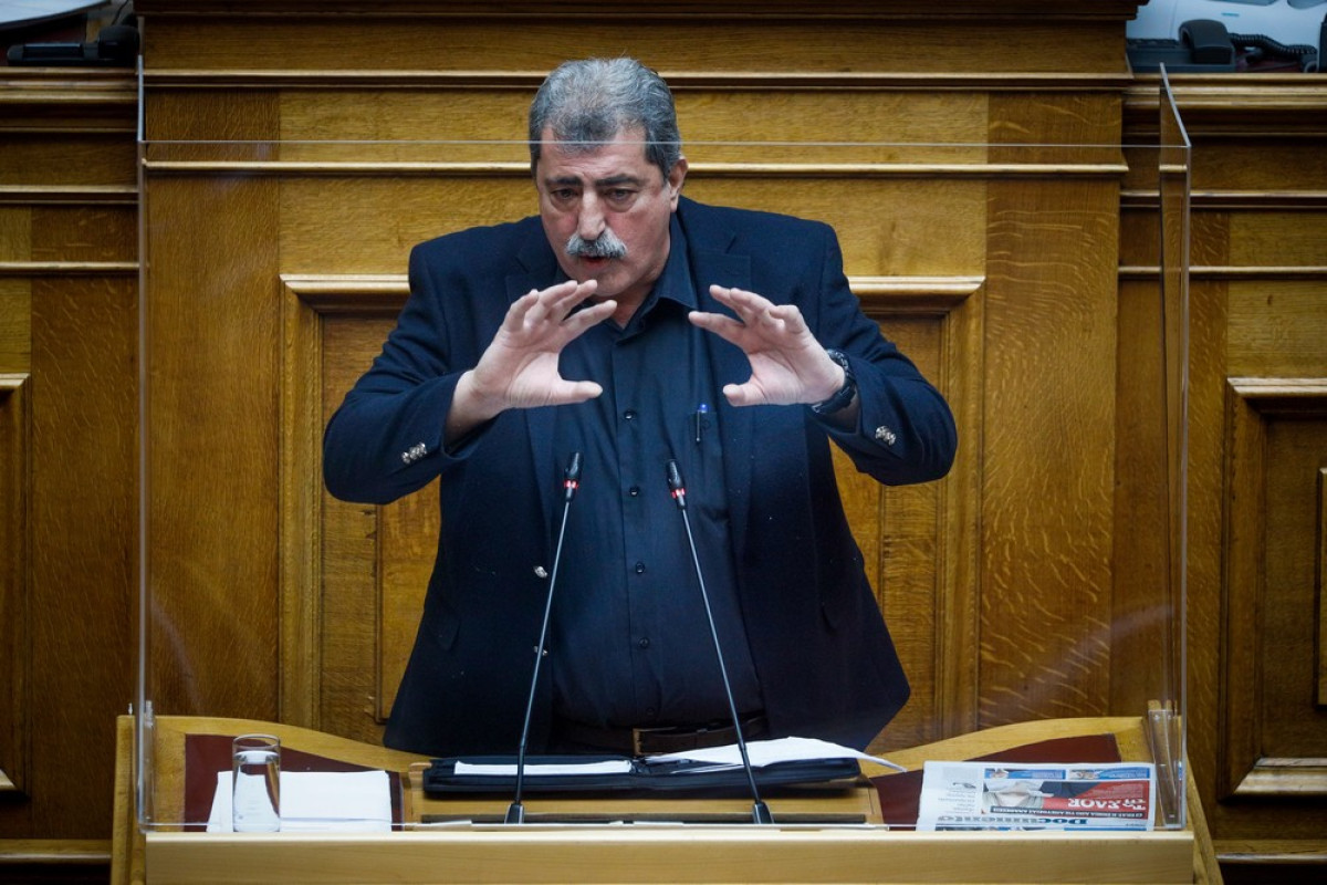 Μέχρι πού θα το πάει ο Τσίπρας, τι μηνύματα στέλνει εντός και εκτός ΣΥΡΙΖΑ, τι επιλογές έχει ο Πολάκης