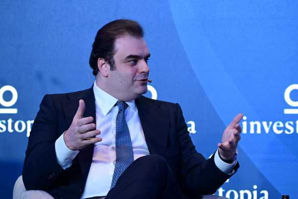 Κυρ. Πιερρακάκης - Investopia Athens: Η Ελλάδα «πύλη» των ΗΑΕ προς την ΕΕ - Επενδύσεις σε ναυτιλία, ενέργεια, ΤΝ και άμυνα