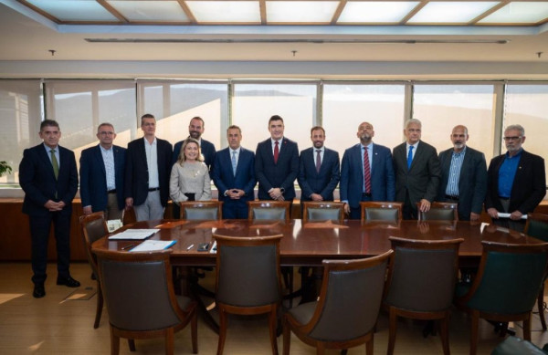 Άμεση έναρξη των αντιδιαβρωτικών έργων στην Αχαΐα – Συνεργασία ΥΠΕΝ, ΠΔΕ και Coca-Cola 3E για την αποκατάσταση των πυρόπληκτων περιοχών