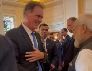 Συνάντηση Νίκου Παπανδρέου με τον Ινδό Πρωθυπουργό Ναρέντρα Μόντι