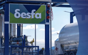 ΔΕΣΦΑ: Ολοκληρώθηκαν 1.000 φορτώσεις φορτηγών LNG στη Ρεβυθούσα