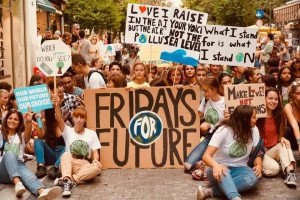 35 οργανώσεις στο πλευρό χιλιάδων μαθητών στο Σύνταγμα για το κλίμα την Παρασκευή