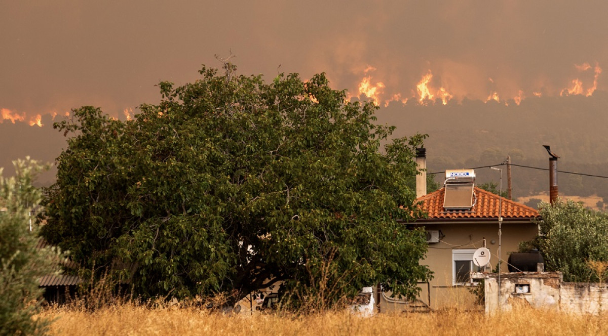 Κομισιόν: Αποστολή ελληνικού αεροσκάφους στην Αλβανία για τις πυρκαγιές