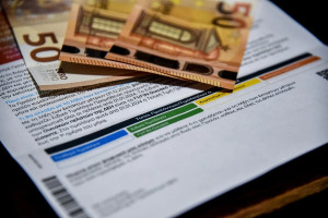 Λογαριασμοί ρεύματος: Αναμονή για το «κόκκινο» ευέλικτο τιμολόγιο, ενώ τα σταθερά κερδίζουν έδαφος