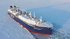 Παγοθραυστικό τάνκερ μετέφερε φυσικό αέριο μέσω της Βόρειας Θάλασσας