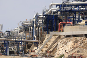 LNG: Παραπλάνηση σε κλιματική και ενεργειακή κρίση διαρκείας