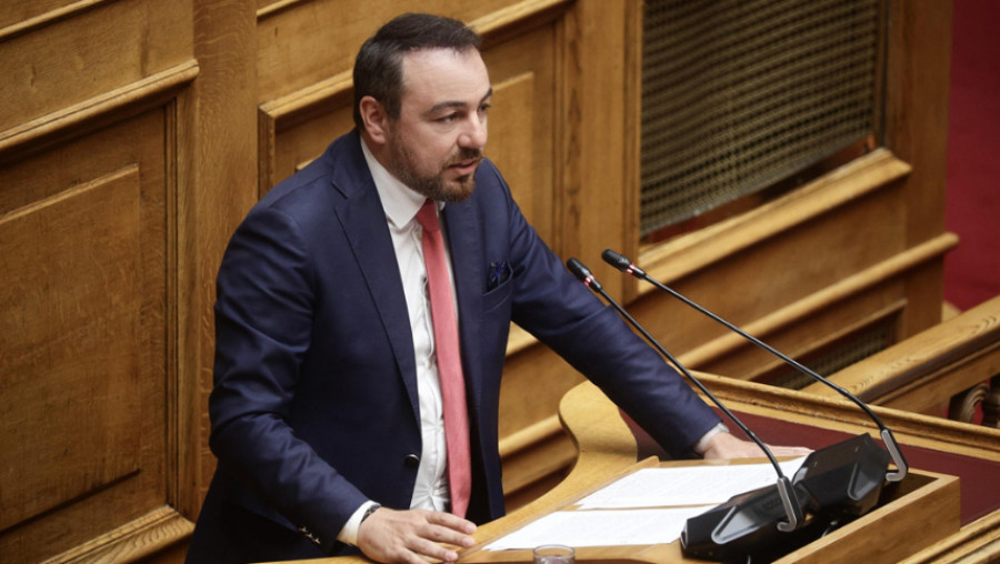 Παρασύρης: Χαμένα 100 εκατομμύρια – Η κυβέρνηση διώκει τις ενεργειακές κοινότητες