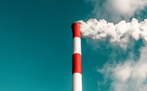 Πως τα δικαιώματα εκπομπών ρύπων ανατροφοδοτούν τον πληθωρισμό