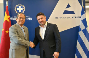 Συνάντηση εργασίας του Περιφερειάρχη Αττικής με τον πρέσβη της Λαϊκής Δημοκρατίας της Κίνας στην Ελλάδα