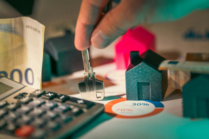 «Φωτιές» στην αγορά από το on-bill financing του νέου «Εξοικονομώ»-Οι ενστάσεις για τον ρόλο των προμηθευτών