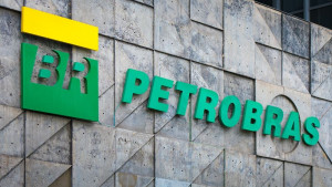 Petrobras: Κατακόρυφη πτώση της μετοχής μετά την υποβάθμιση της αξιολόγησης
