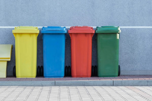 Βύρωνας: Νέα σύμβαση χρηματοδότησης για 130 νέες στάσεις ανακύκλωσης