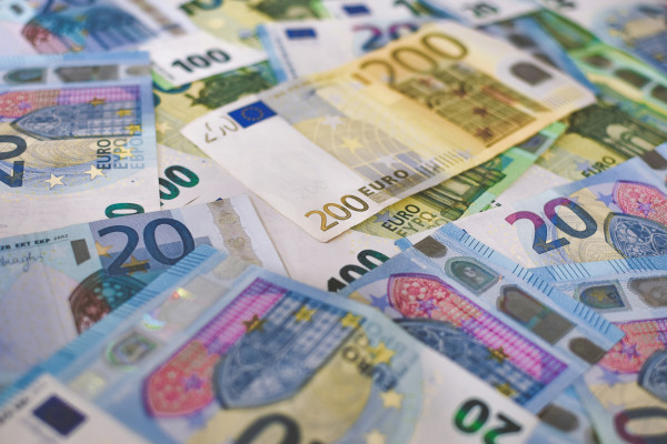 Πρωτογενές πλεόνασμα 5,6 δισ. ευρώ στο 8μηνο