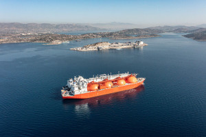 Οι τέσσερις διεκδικητές του μεριδίου της Exxon σε τερματικό LNG στην Ιταλία