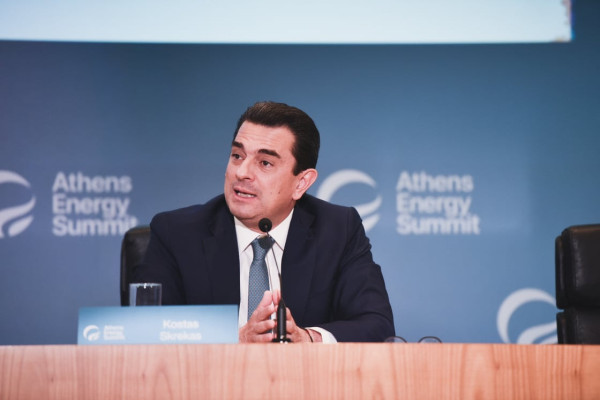 Σκρέκας: Στόχος το 2030, το 80% της ενέργειας της Ελλάδας να προέρχεται από ΑΠΕ