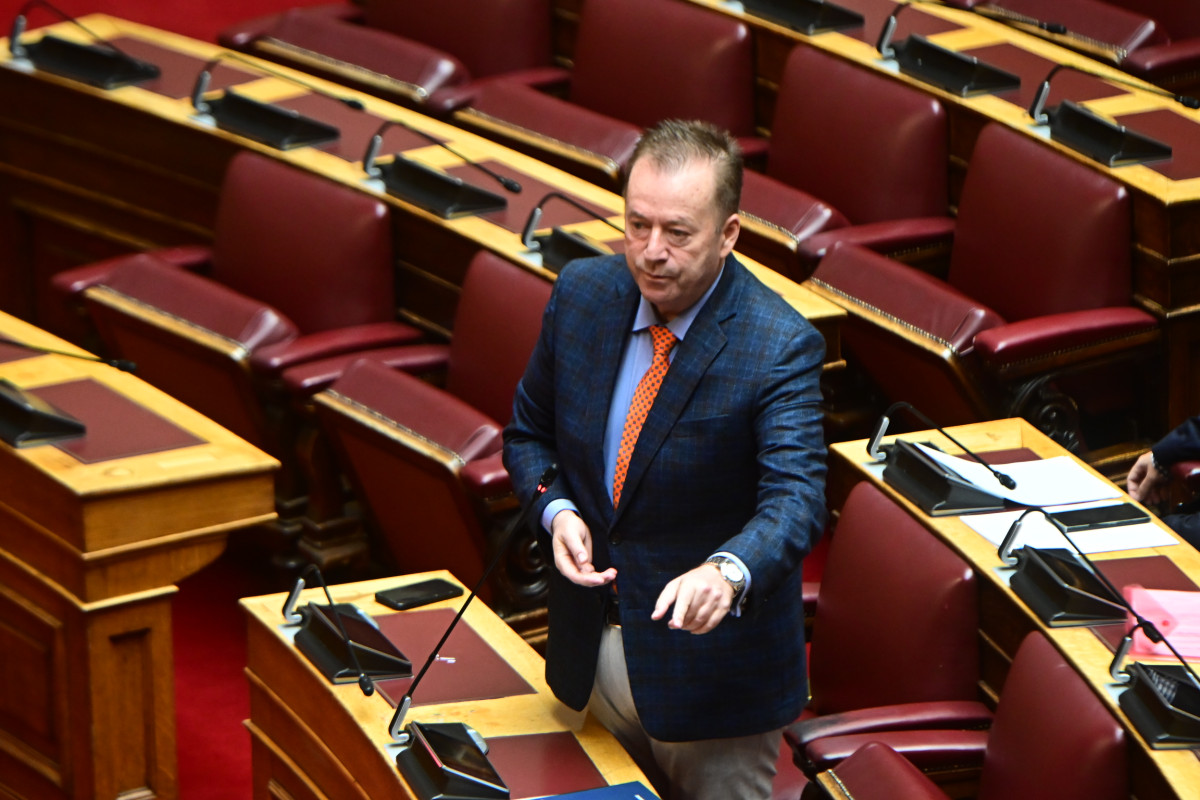 Β. Κόκκαλης: Παράδοση στοιχείων και εγγράφων για τις αδειοδοτήσεις σε Γη Υψηλής Παραγωγικότητας στην ΠΕ Λάρισας