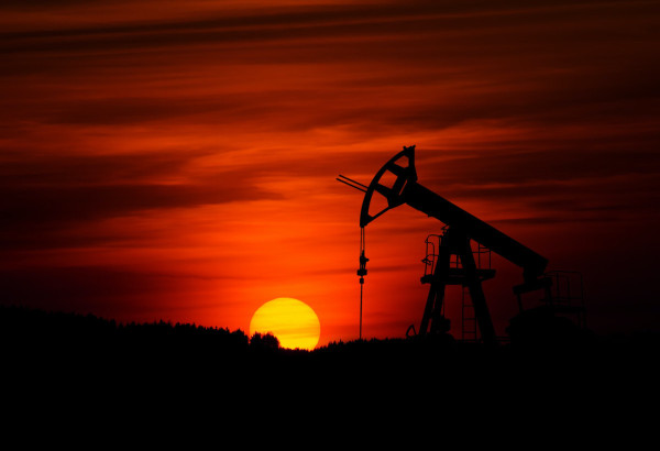 Σε νέα πτώση οδεύουν οι τιμές πετρελαίου