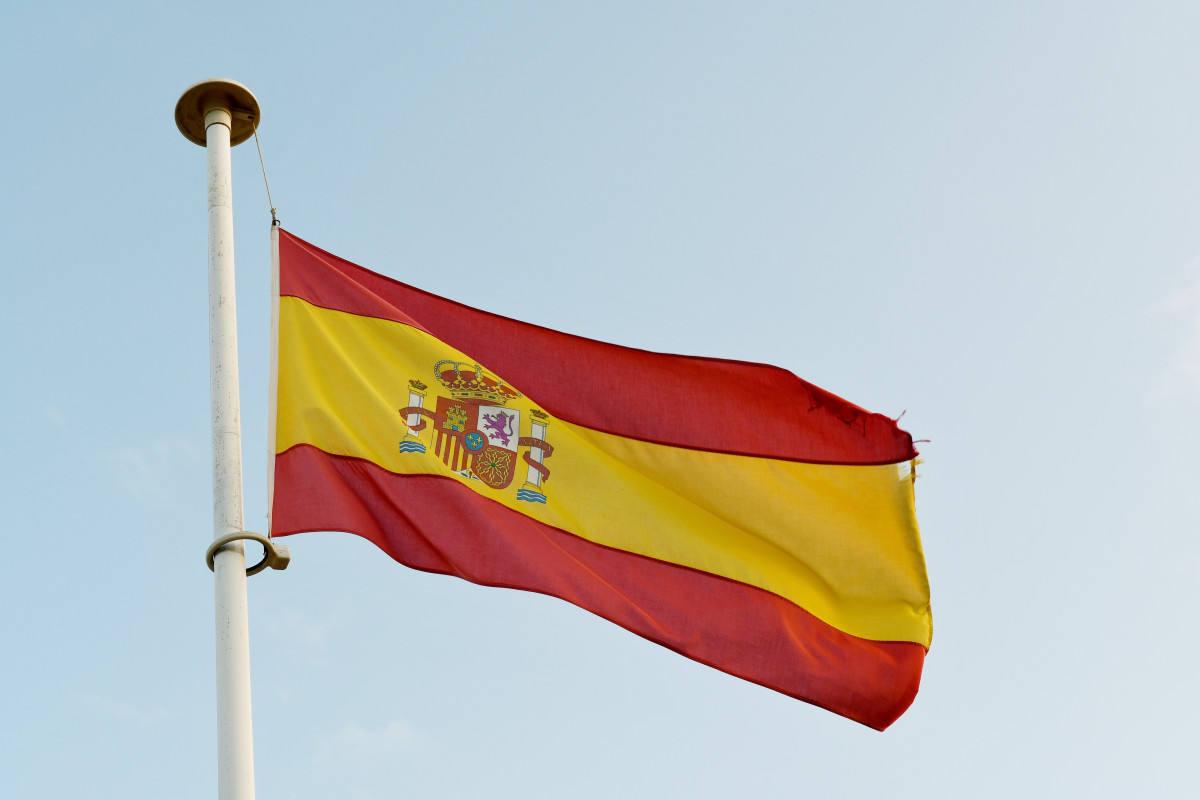 Το ισπανικό σχέδιο νόμου για την εφαρμογή έκτακτου φόρου σε μεγάλες ενεργειακές εταιρίες και τράπεζες