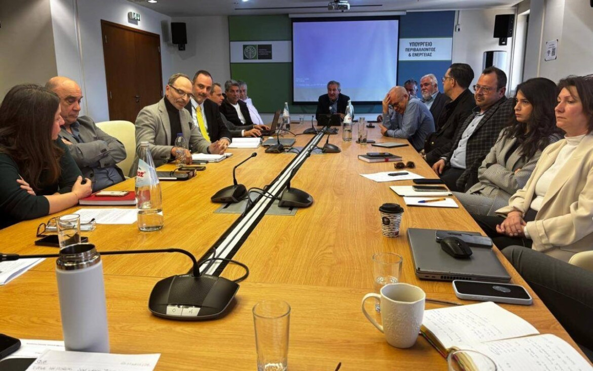 Συνάντηση στο ΥΠΕΝ: Τριπλό αίτημα στήριξης από ΣΥΦΩΕΛ για φωτοβολταϊκά μέχρι 500KW