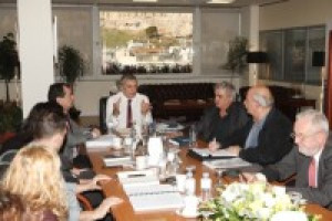 Συνάντηση του Περιφερειάρχη Αττικής Γ. Πατούλη με εκπροσώπους του ΟΛΠ και των Ναυπηγοεπισκευαστικών επιχειρήσεων για την υποβληθείσα Μελέτη Περιβαλλοντικών Επιπτώσεων των έργων στο λιμάνι του Πειραιά