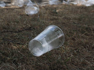Κομισιόν: Ανακύκλωση τουλάχιστον 10 εκατ. τόνων πλαστικών έως το 2025