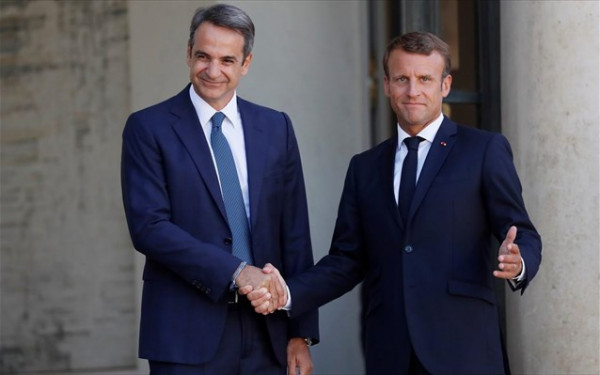 Σημαντικές επαφές του πρωθυπουργού σε Παρίσι και Βρυξέλλες
