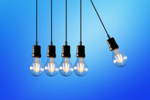 Ηλεκτρισμός: Γιατί οι μηδενικές τιμές ενέργειας «βλάπτουν» τους Ελληνες καταναλωτές