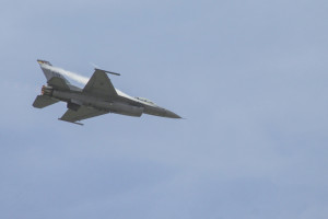 Ρουμανικό μαχητικό F-16 κατέστρεψε θαλάσσιο drone κοντά σε εγκαταστάσεις αερίου στη Μαύρη Θάλασσα