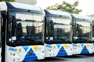 Αστικές συγκοινωνίες: Επενδύσεις άνω των 700 εκατ. ευρώ και 53 λεωφορεία υδρογόνου