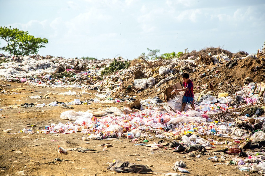 Κομισιόν: Σε ισχύ οι νέοι κανόνες για τους έμμονους οργανικούς ρύπους (POP) στα απόβλητα