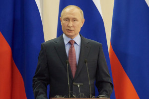 Ο Πούτιν υπέγραψε διάταγμα που απαγορεύει σε «μη φιλικούς» επενδυτές να πωλούν ενεργειακά μερίδια